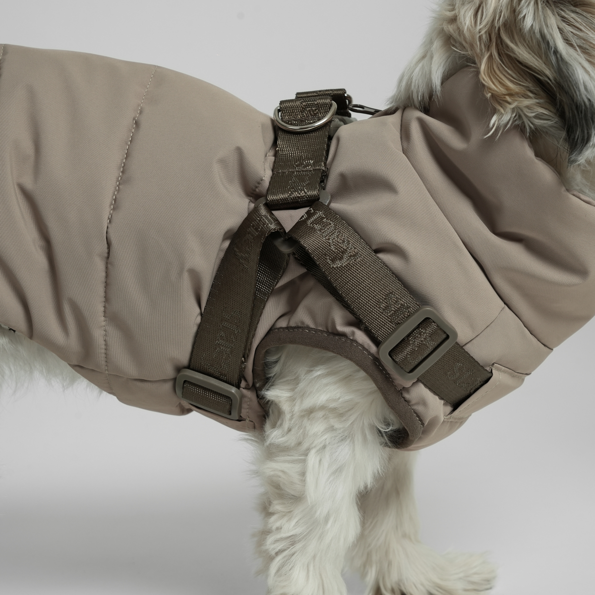 Staey - Vera Hundemantel mit Geschirr | Sand