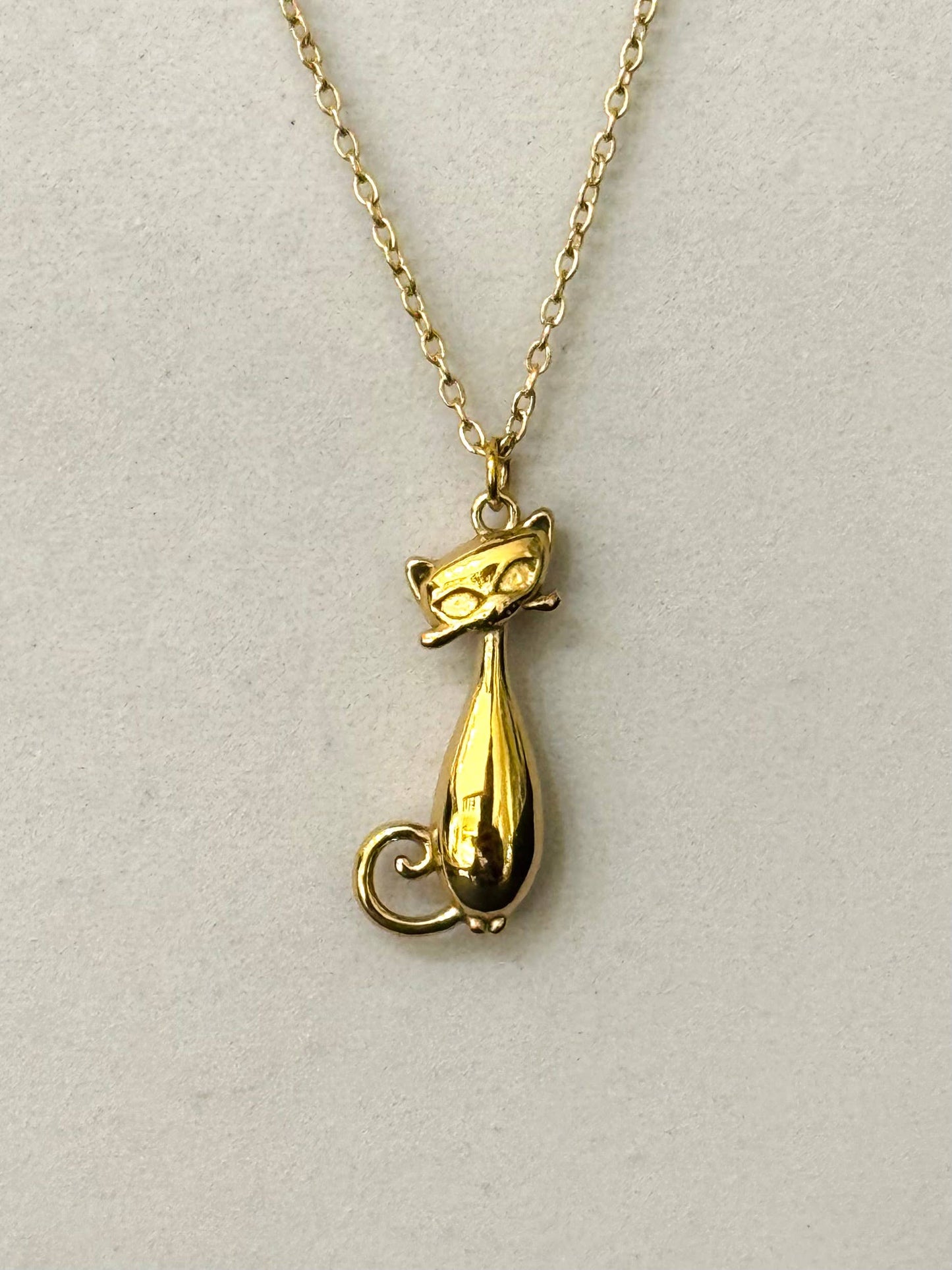 Cassette Barcelona - Halskette mit sitzender Katze - gold