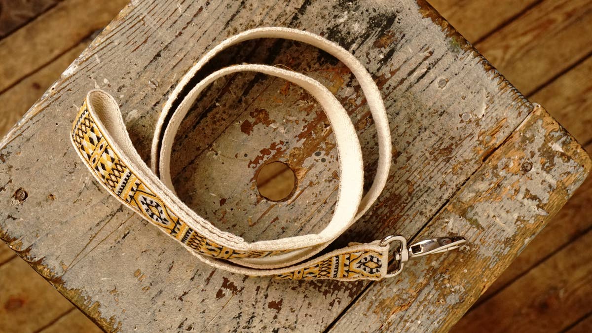 Hundsfutter - Ethnisch gestaltetes Halsband- und Leinen-Set