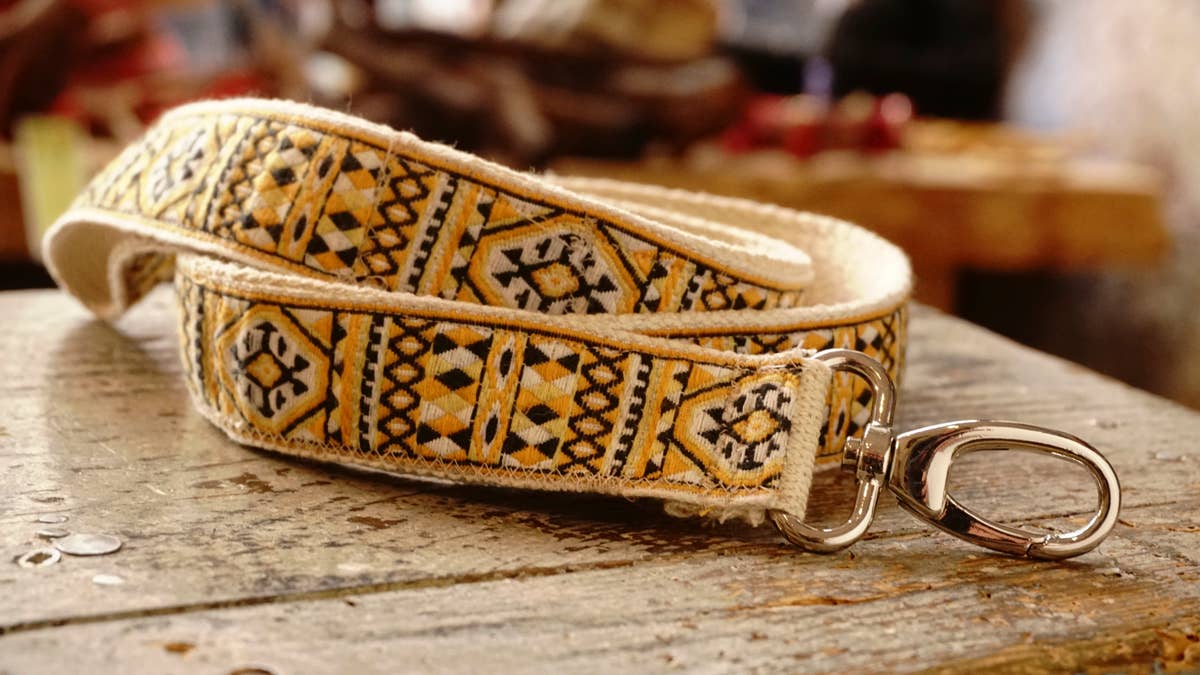 Hundsfutter - Ethnisch gestaltetes Halsband- und Leinen-Set