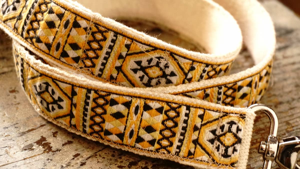 Hundsfutter - Ethnisch gestaltetes Halsband- und Leinen-Set