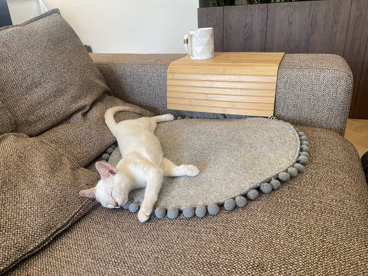 _Rundes Hundebett — verschiedene Pompons, 2 Größen