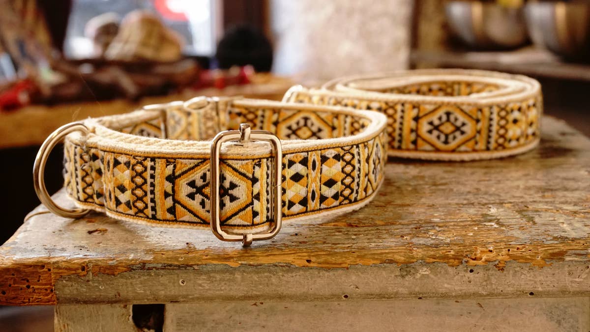 Hundsfutter - Ethnisch gestaltetes Halsband- und Leinen-Set