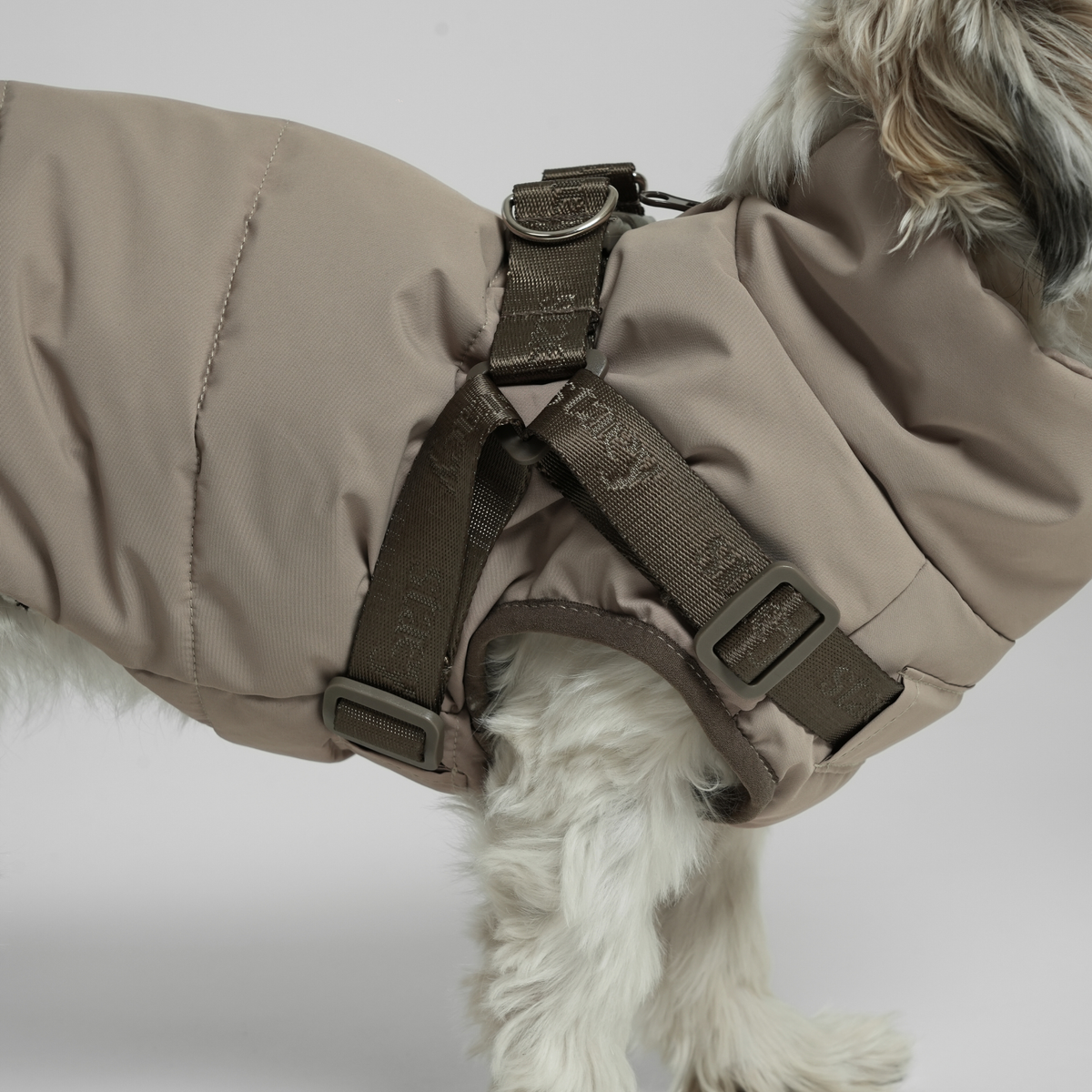 Staey - Vera Hundemantel mit Geschirr | Sand
