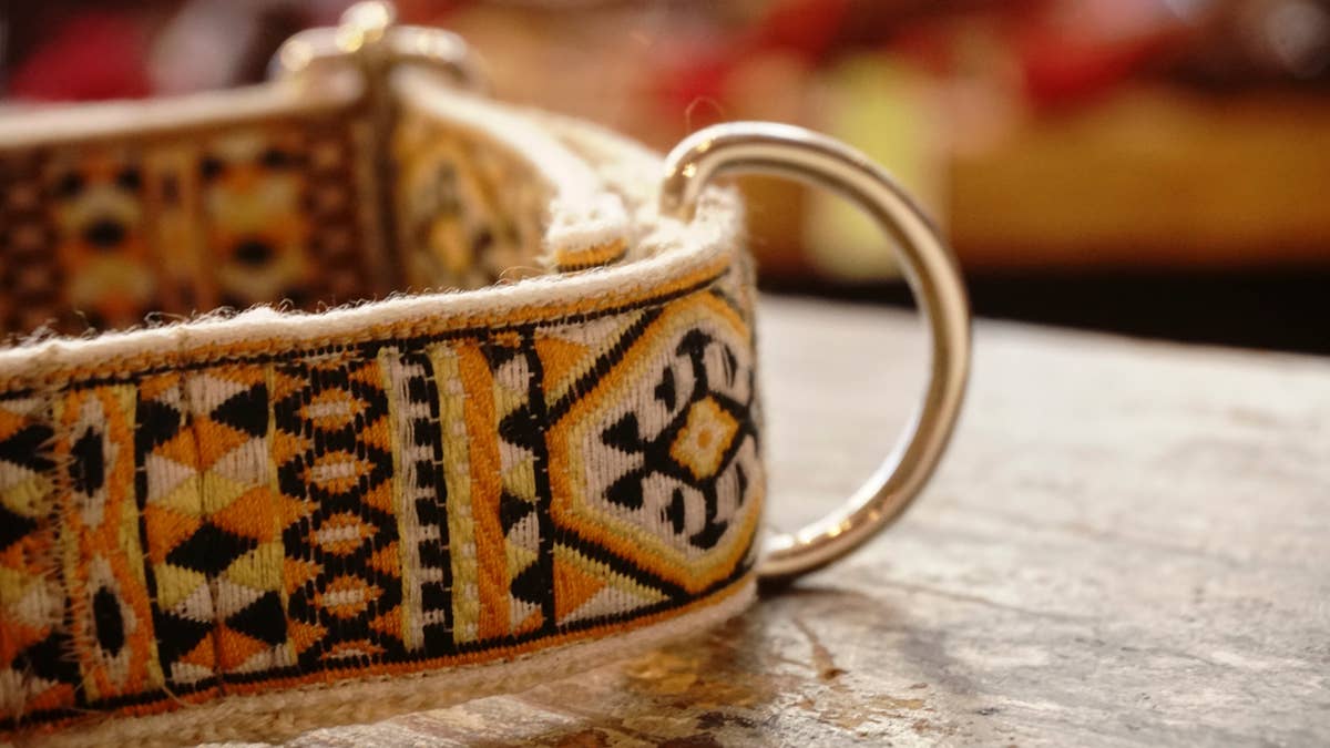 Hundsfutter - Ethnisch gestaltetes Halsband- und Leinen-Set