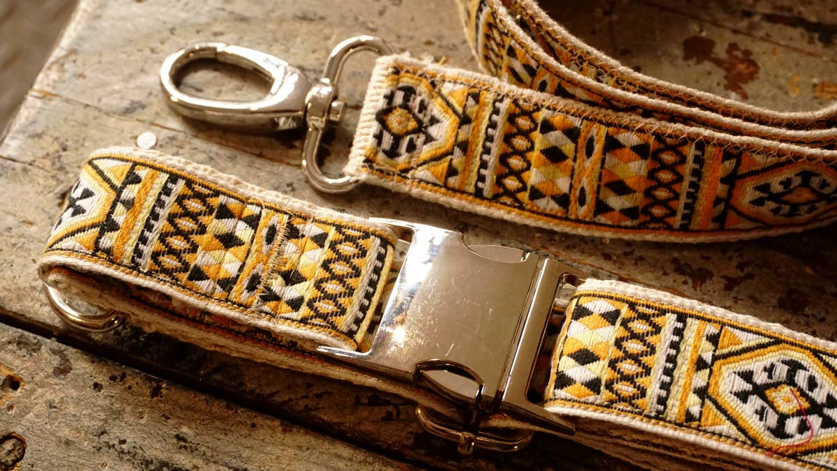 Hundsfutter - Ethnisch gestaltetes Halsband- und Leinen-Set